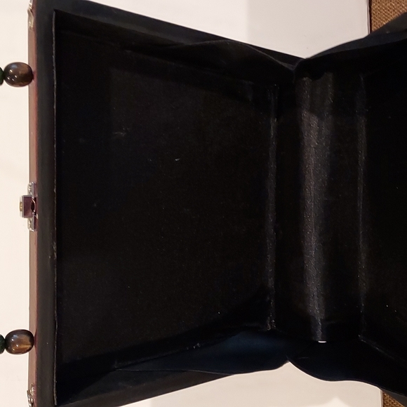 NWOT Women's Wooden Box Painted Handbag W/Shoulder Strap - Picture 7 of 16